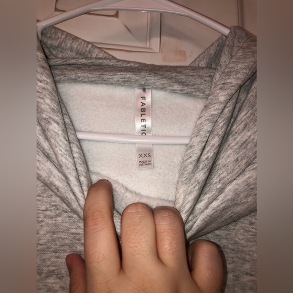 🔥🩶Like New! Fabletics Oversized Sweatshirt🩶 - Picture 4 of 5
